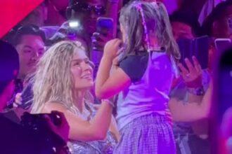 Young fan mistakes Karol G for Shakira during concert