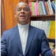 Father Mario de la Cruz congratulates President Abinader and congressmen for the new Penal Code | De Último Minuto English
