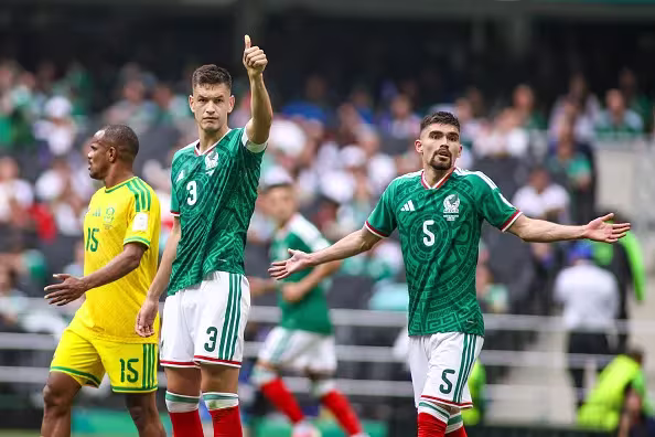 Johan Vásquez and César Montes, the duo that anchors Mexico's defense in the 2026 World Cup | De Último Minuto English