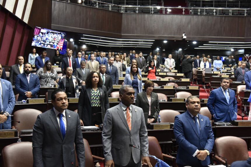 Deputies pass bill declaring November 19 as Geriatrician Day | De Último Minuto English