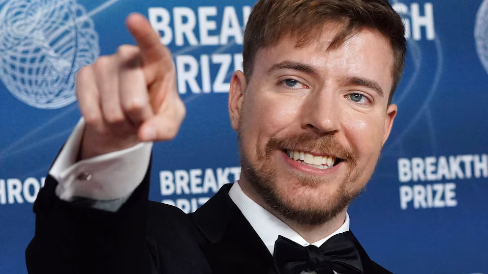 MrBeast joins LeBron James and Dwayne “The Rock” Johnson to grant the wishes of 100 children with cancer | De Último Minuto English