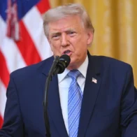 Trump orders halt to airstrikes against Iran to negotiate a deal | De Último Minuto English