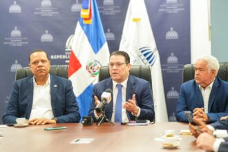 Fuel stations will continue to accept card payments; Government sets up a dialogue table | De Último Minuto English