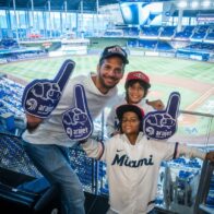 Arajet surprises Dominican father with a trip with his family to Marlins Park in Miami | De Último Minuto English