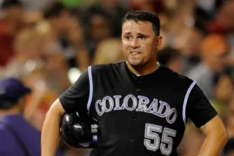 Former Major League Baseball player searches for his wife and daughter in the rubble after earthquake in Venezuela | De Último Minuto English