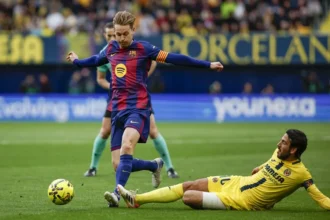 Frenkie de Jong suffers a tear of the medial collateral ligament in his right knee | De Último Minuto English