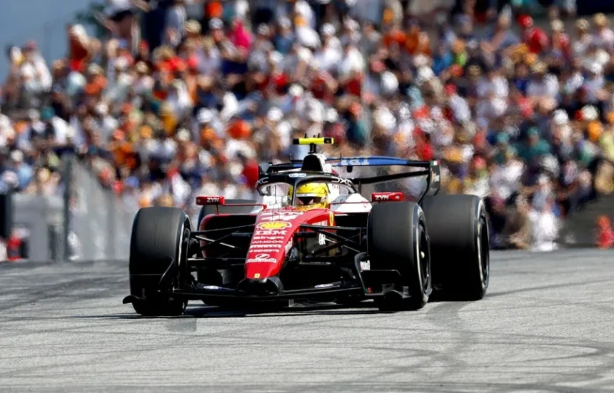 Hamilton leads the only free practice session at Silverstone | De Último Minuto English