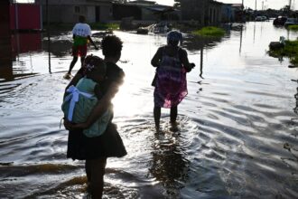 "At least 59 people died due to flooding in Ivory Coast" | De Último Minuto English