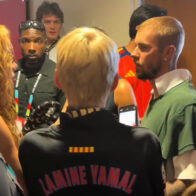 Justin and Hailey Bieber invite Shakira to post-World Cup party after praising her performance | De Último Minuto English