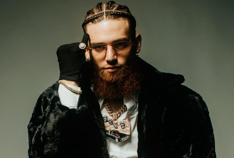 Puerto Rican rapper Hades66 struck in the head by glass thrown during concert in Spain | De Último Minuto English