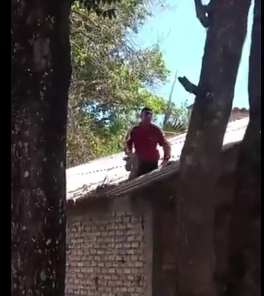 Inmates climb prison roof during riot in attempted escape in Colombia | De Último Minuto English