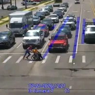 Driver dressed as Spider-Man leaps to the aid of man in a wheelchair | De Último Minuto English