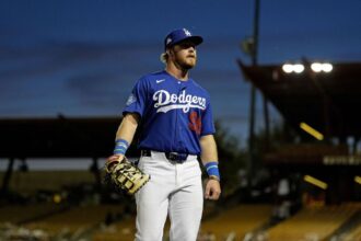 Dodgers, Brewers, Braves expected to be active ahead of MLB trade deadline | De Último Minuto English