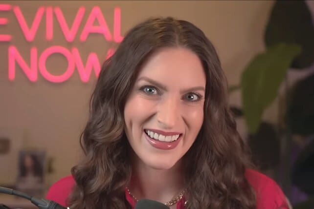 Woman shakes uncontrollably after meeting self-proclaimed apostle Kathryn Krick | De Último Minuto English