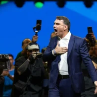 Flávio Bolsonaro confirmed as presidential candidate in Brazil | De Último Minuto English