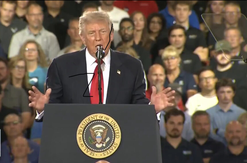 Trump touts U.S. energy reserves, says they give America an edge over China | De Último Minuto English