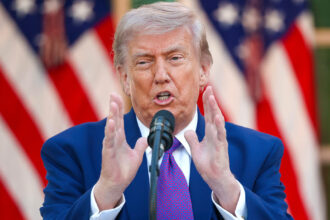 Trump on Iran: “We’re going to beat the hell out of them” | De Último Minuto English