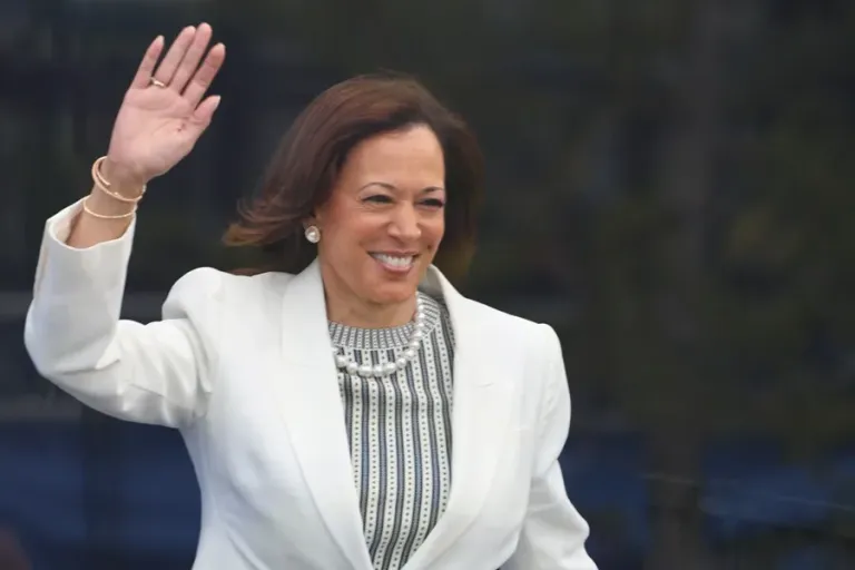 Kamala Harris has not yet made the decision on whether she will seek the U.S. Presidency in 2028 | De Último Minuto English
