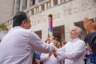 INEFI and MINERD receive the torch of the Central American and Caribbean Games Santo Domingo 2026 | De Último Minuto English