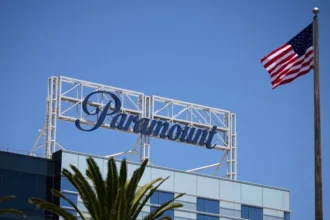 Actors Cumberbatch and Cumming warn of the risk to the UK from the Paramount and Warner merger | De Último Minuto English