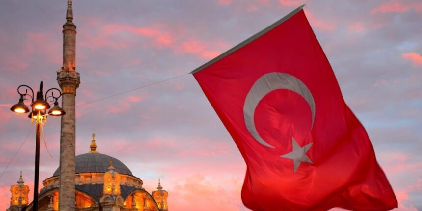 Turkey investigates death of a sailor on a ship attacked by drones in the Black Sea | De Último Minuto English