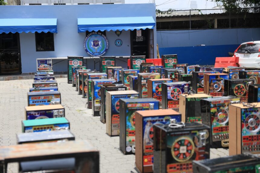 Police seize 105 illegal slot machines in operations carried out in several provinces | De Último Minuto English