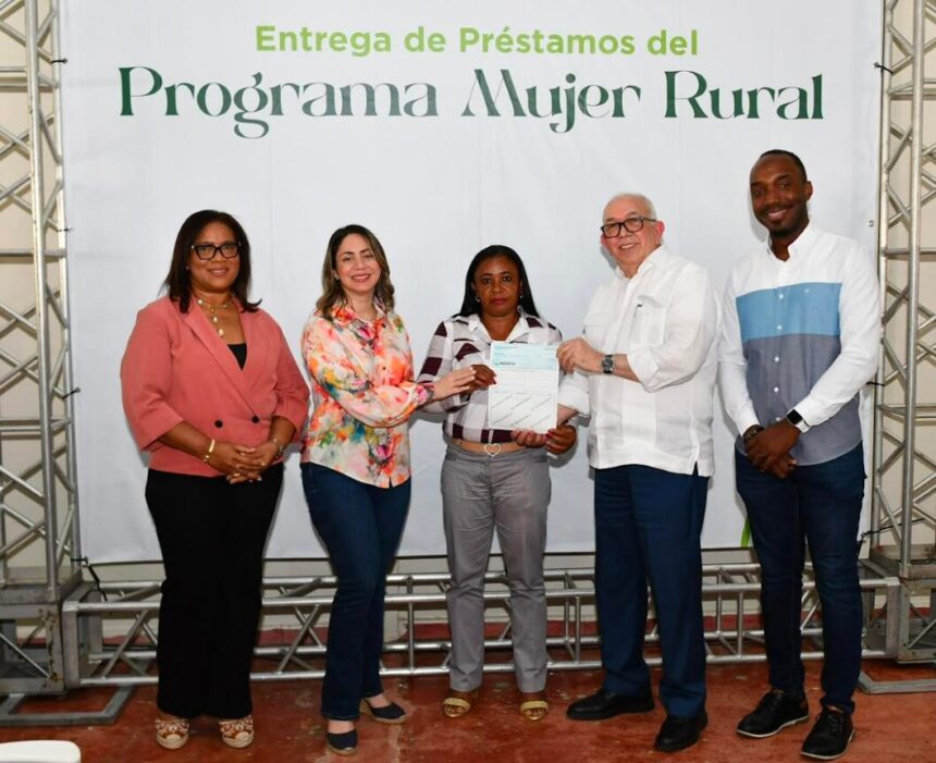Loan program for rural women increased to RD$250 million | De Último Minuto English