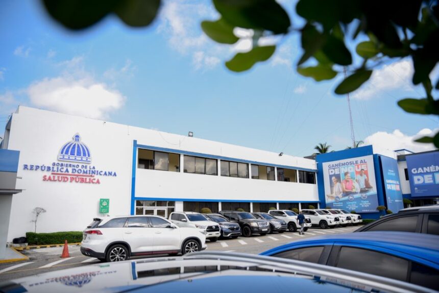 Public Health facilitates online consultation to verify authorized health establishments | De Último Minuto English