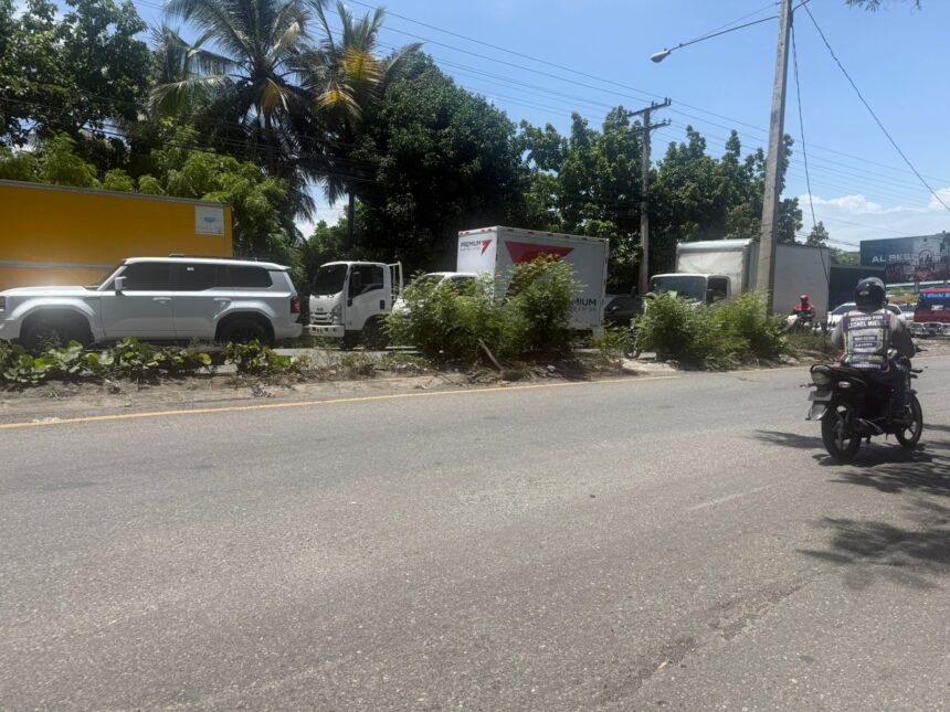 Sand truck leaves a motorcyclist seriously injured in Quita Sueño, Haina | De Último Minuto English