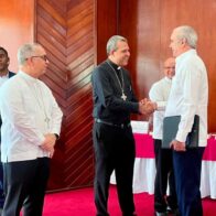 Abinader holds meeting with bishops during the Dominican Episcopate assembly | De Último Minuto English