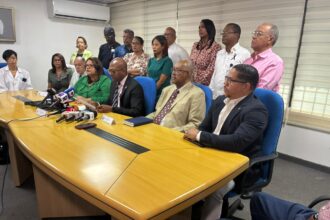 CMD ratifies 24-hour national strike in support of doctors detained in La Vega | De Último Minuto English