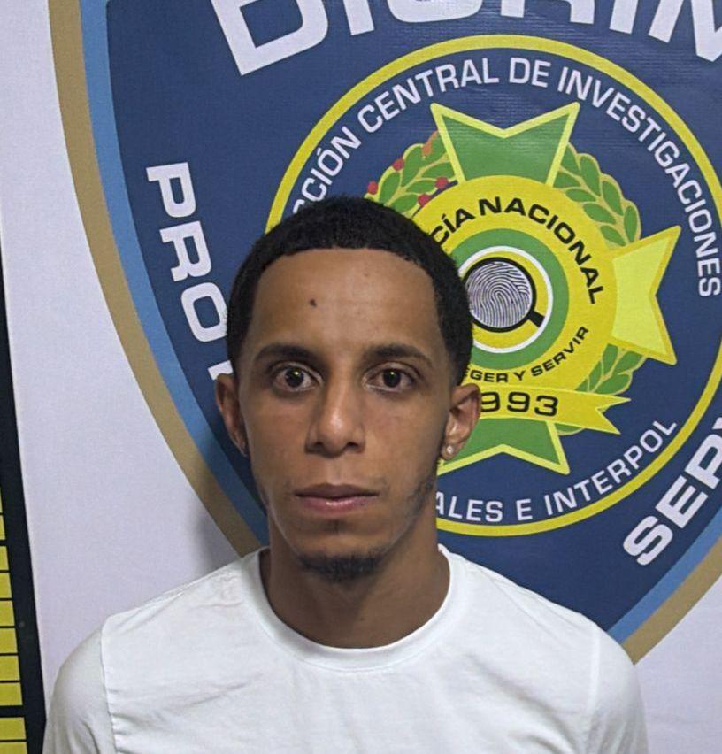 Man arrested and stolen vehicle recovered in San Pedro de Macorís | De Último Minuto English