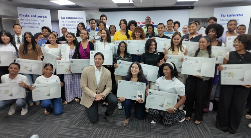 GBC Foundation recognizes 56 meritorious students with the delivery of computers | De Último Minuto English