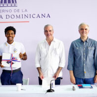 Abinader listens to concerns of students from Samaná and announces actions | De Último Minuto English