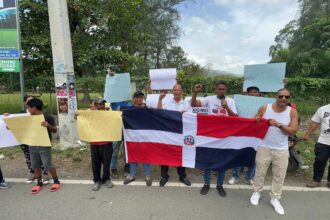 Residents of Jesús de Nazaret and José Martí in Bonao demand paving and attention to their requests | De Último Minuto English
