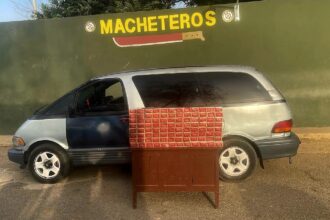 Army seizes 23,000 contraband cigarettes hidden in a minivan in Mao | De Último Minuto English