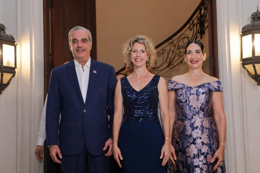 Abinader participates in France's National Day and reaffirms bilateral ties | De Último Minuto English