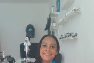 They are seeking US$7,500 for a teenager's sixth surgery in the U.S. | De Último Minuto English