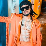 This was Vakeró's reaction upon finding out he would sing in English at the Central American Games | De Último Minuto English