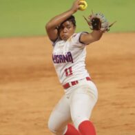 DR debuts with authority and knocks out Venezuela in women's softball | De Último Minuto English