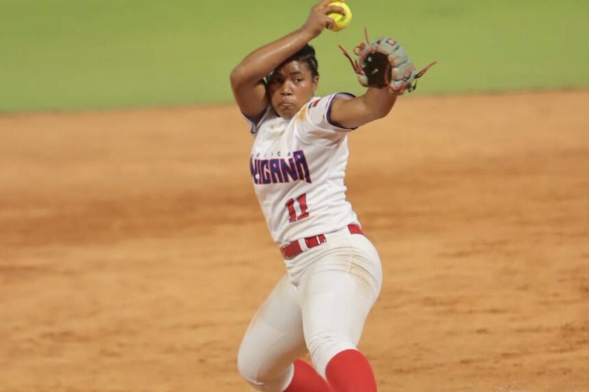 DR debuts with authority and knocks out Venezuela in women's softball | De Último Minuto English