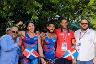 Senator Héctor Acosta celebrates silver medal won by rowing and canoeing athletes from Bonao | De Último Minuto English