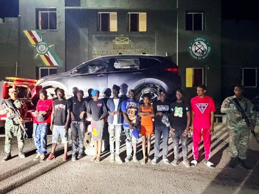 Army detains 10 undocumented Haitians following a vehicle pursuit in Dajabón | De Último Minuto English