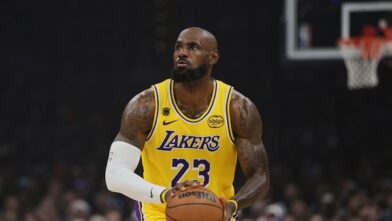 LeBron James will play for the 76ers in what will be his final NBA season | De Último Minuto English