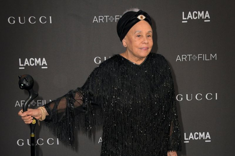 Artist Betye Saar, a benchmark of African American art in the United States, passes away at 99 | De Último Minuto English