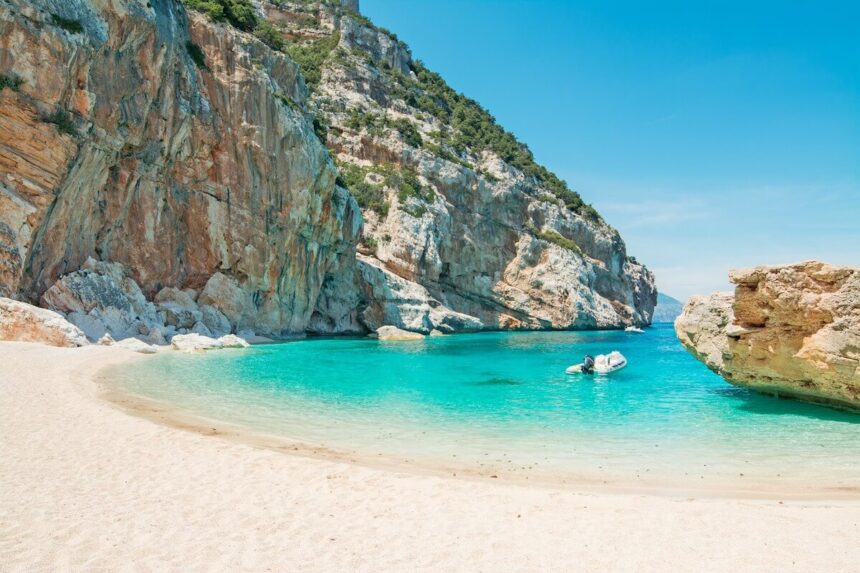 A country with 'pay-to-access' seas: Italy attempts to bring order to the bidding process for its beaches | De Último Minuto English