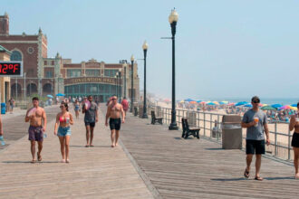 Heat wave leaves at least 25 dead in New Jersey | De Último Minuto English