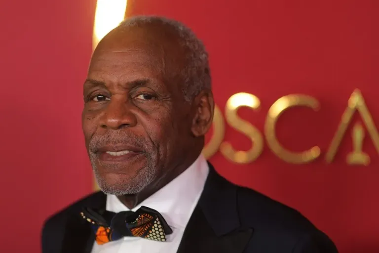 "Actor Danny Glover talks about the Alzheimer's he suffers from: "Life goes on"" | De Último Minuto English