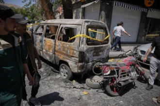 Explosions rock the Syrian capital during French President Macron's visit | De Último Minuto English