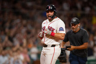 Red Sox are one win away from the record after beating Orioles 6-5 | De Último Minuto English